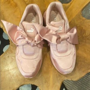 Rihanna Fenty pink satin bow sneakers, sz 9